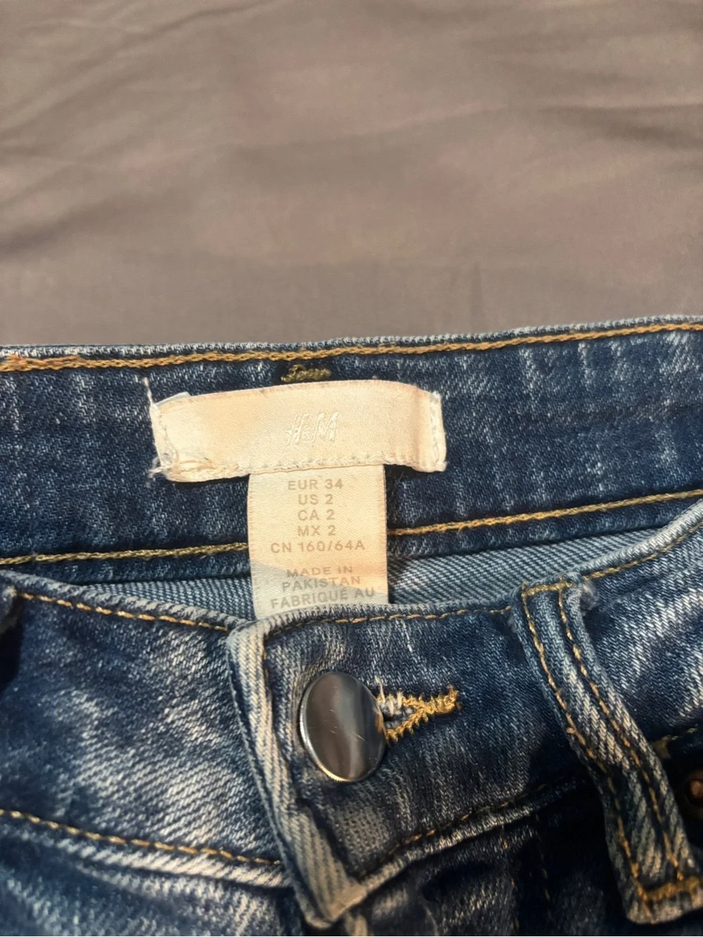 Distressed Denim Shorts H&M, BDG